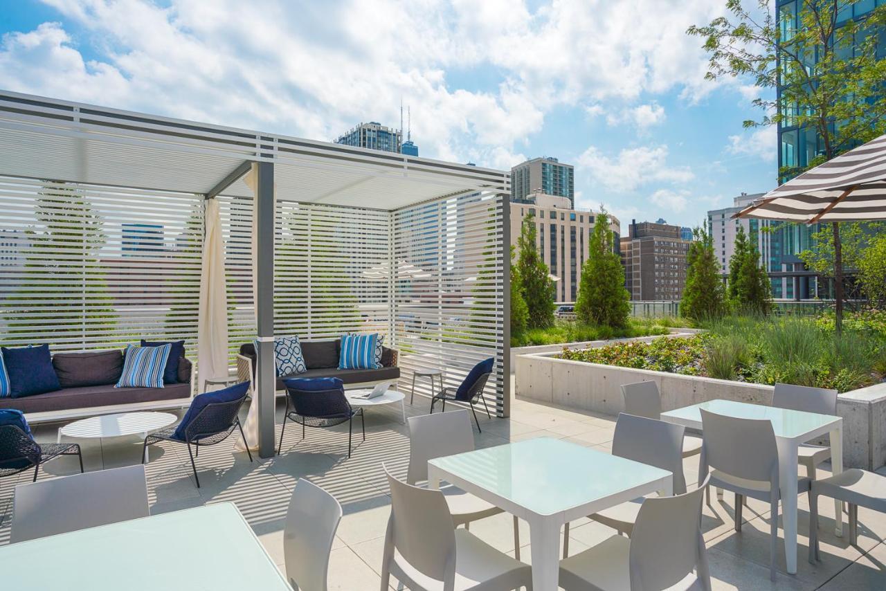 Level Chicago - Old Town Hotel Bagian luar foto