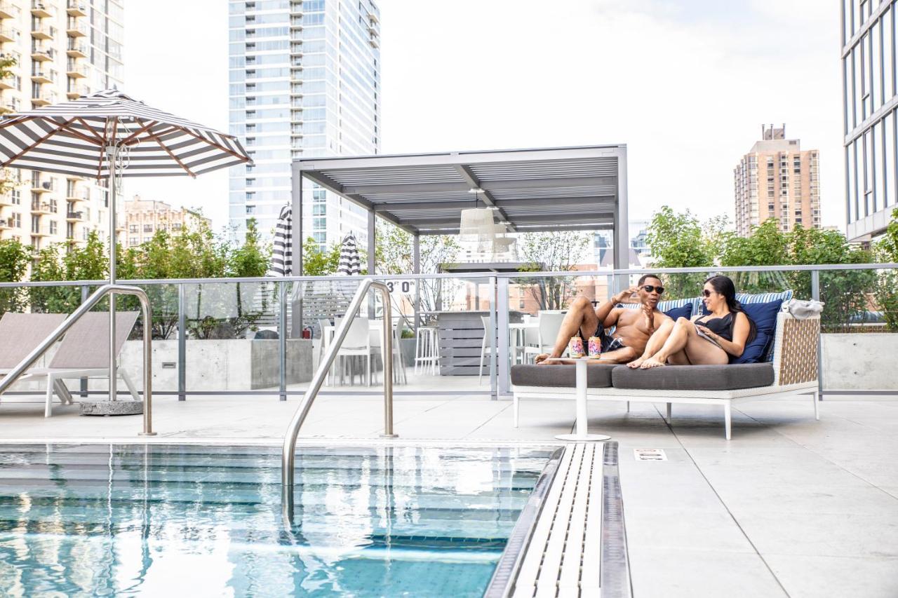 Level Chicago - Old Town Hotel Bagian luar foto