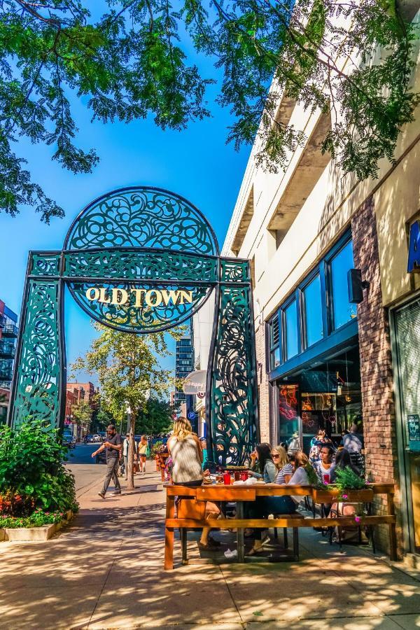 Level Chicago - Old Town Hotel Bagian luar foto