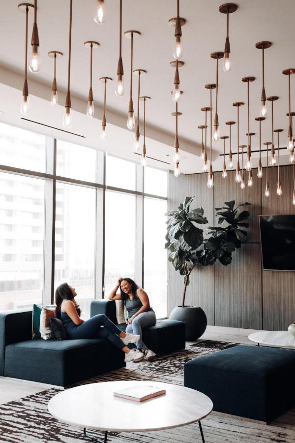 Level Chicago - Old Town Hotel Bagian luar foto